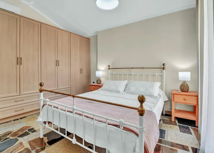 Stella's House * Lefkada City